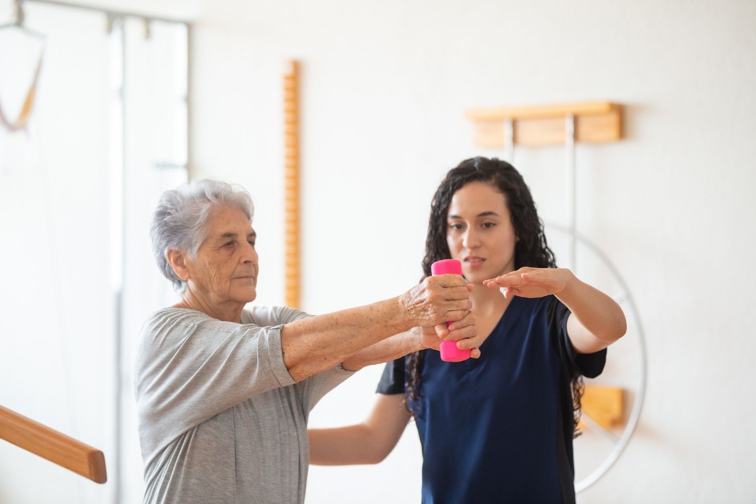 traditional shoulder pain treatment image